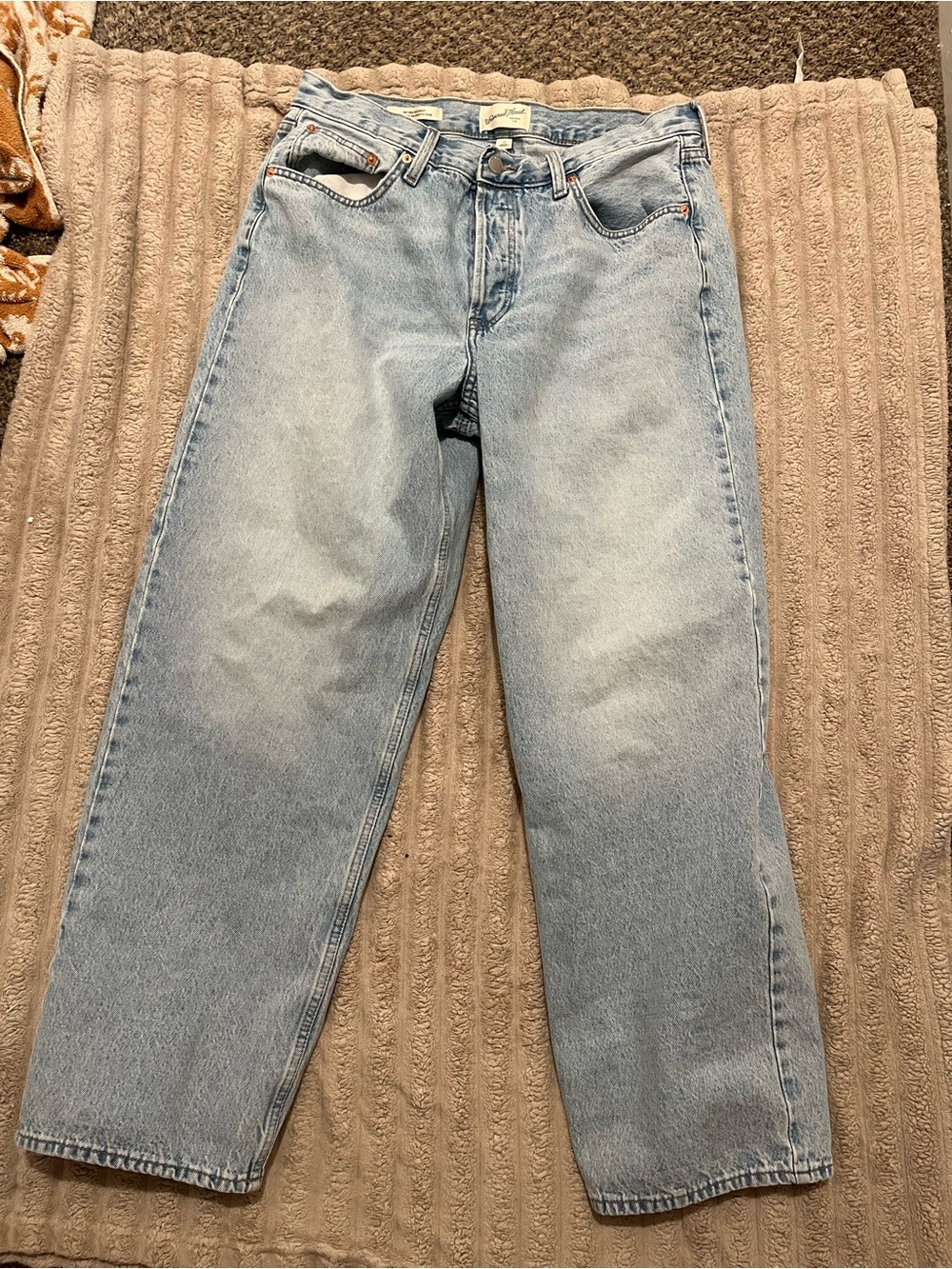 Universal Thread 90โs Baggy Light Blue Jeans